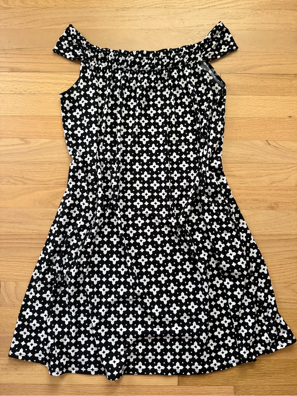 White House Black Market Small Geometric Print Flowy Sleeveless Dress